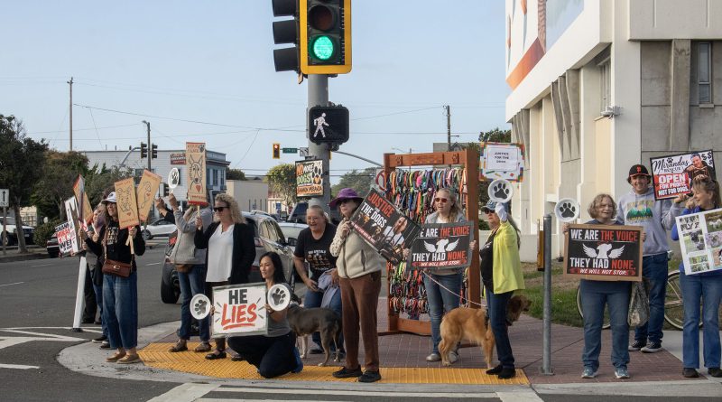 Residentes de Humboldt protestan contra Miranda’s Rescue